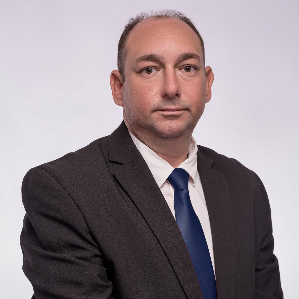 Dr. Gustavo Trindade